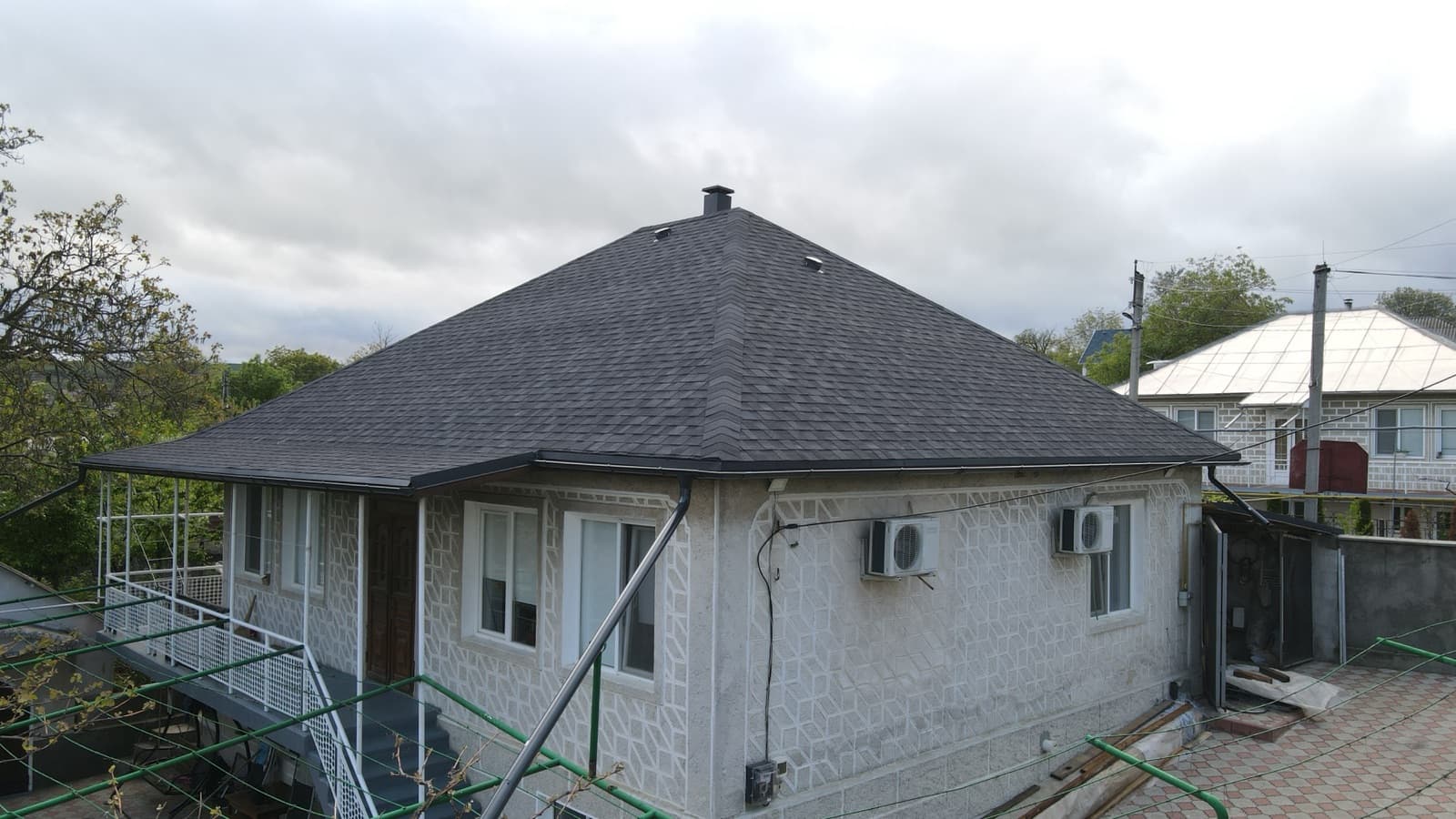 Casă cu IKO Cambridge Xtreme, Bardar